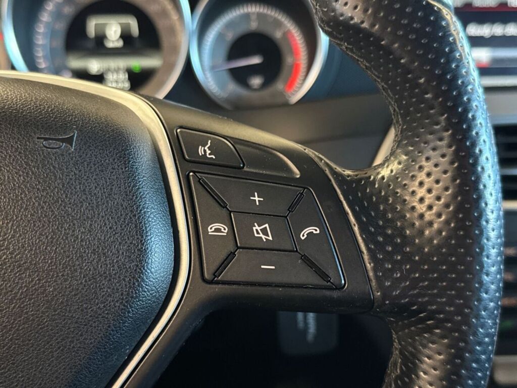 Mercedes-Benz C 2013 Musta