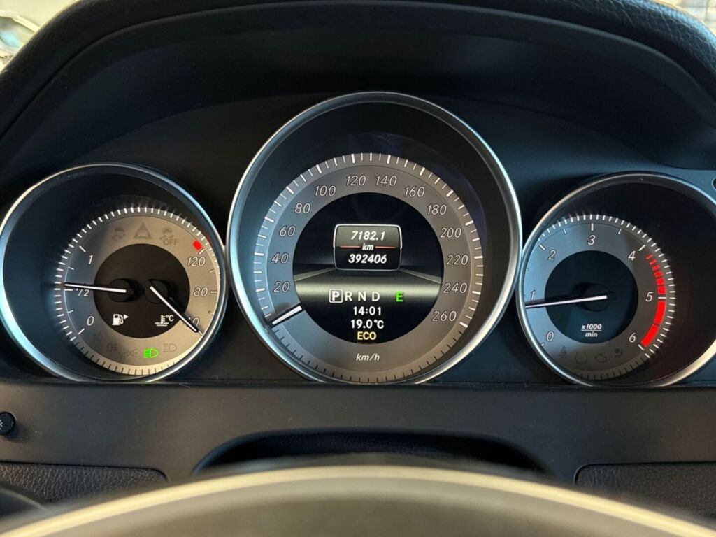 Mercedes-Benz C 2013 Musta