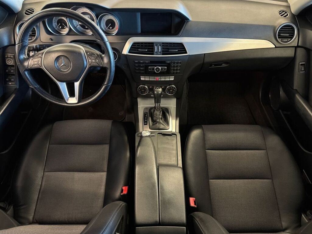 Mercedes-Benz C 2013 Musta