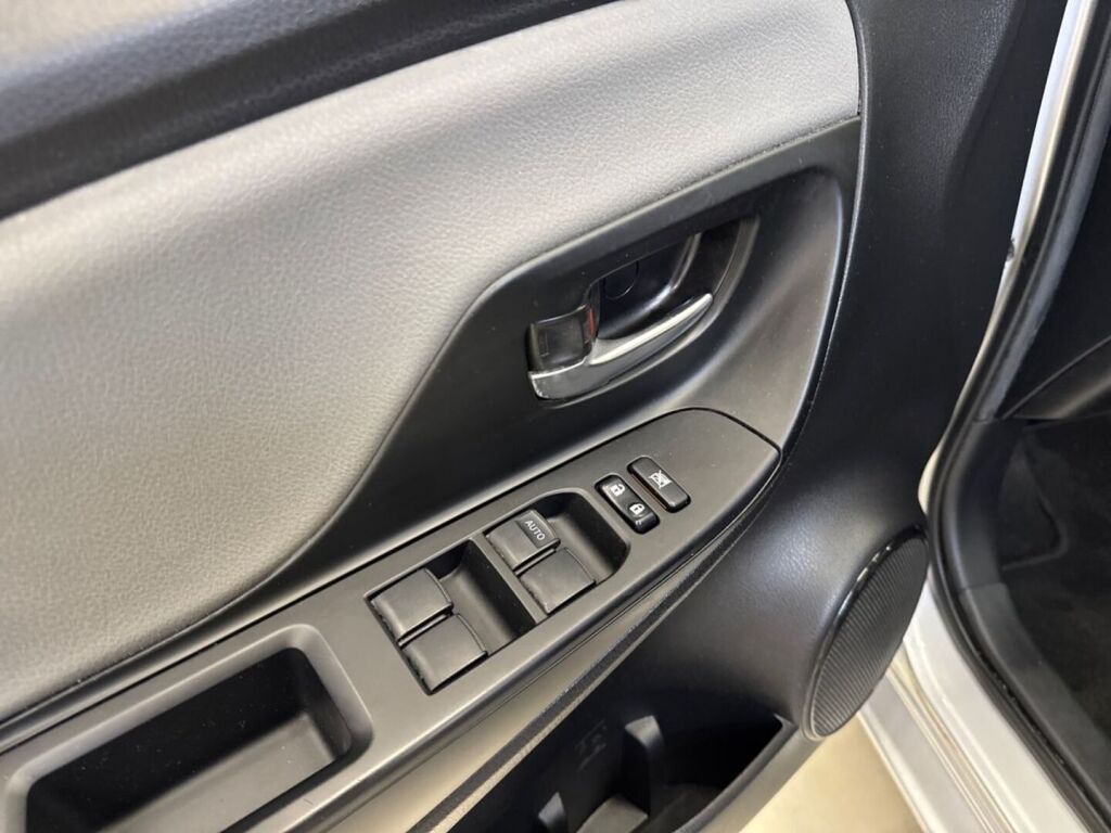 Toyota YARIS 2018 Hopea