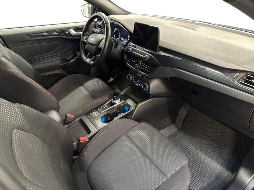 Ford Focus 2019 Musta