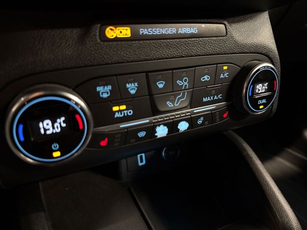 Ford Focus 2019 Musta