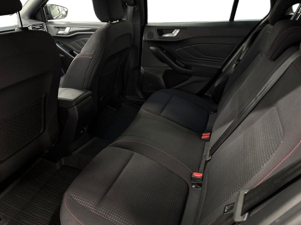 Ford Focus 2019 Musta
