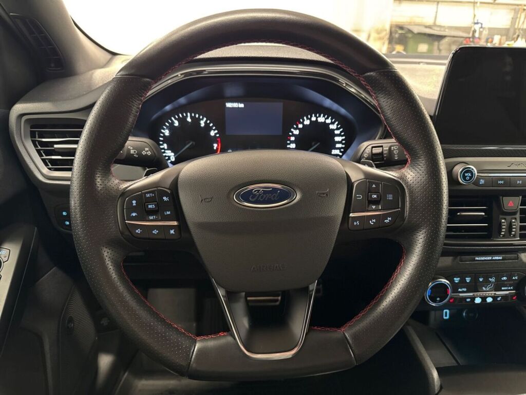 Ford Focus 2019 Musta