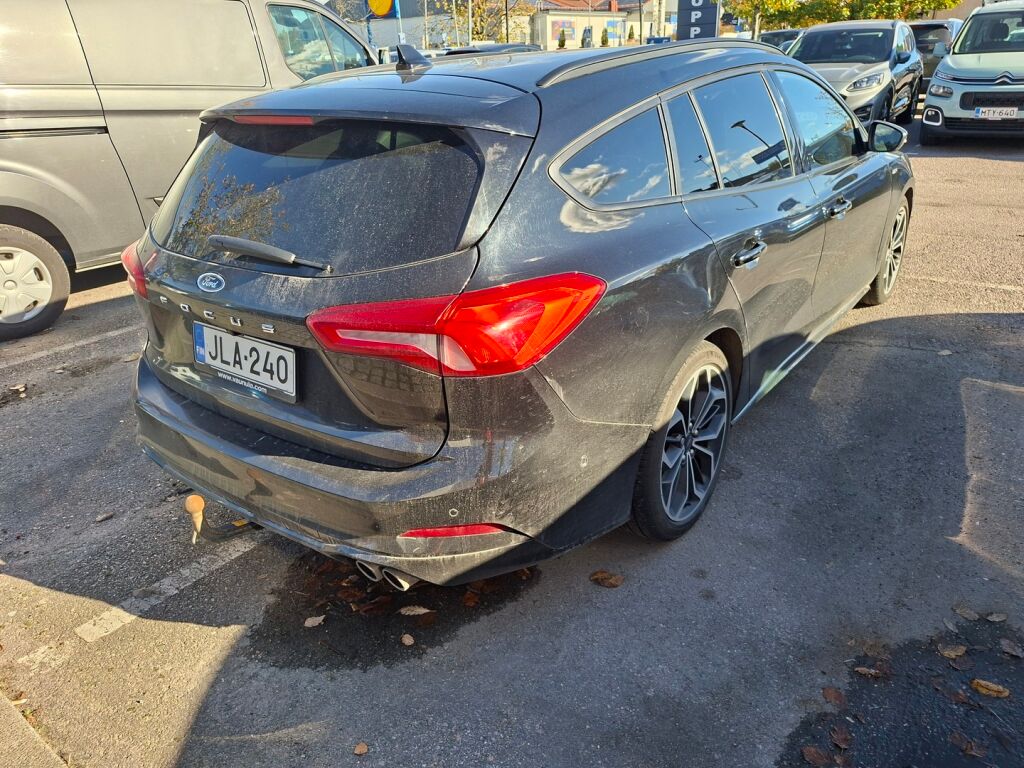 Ford Focus 2019 Musta