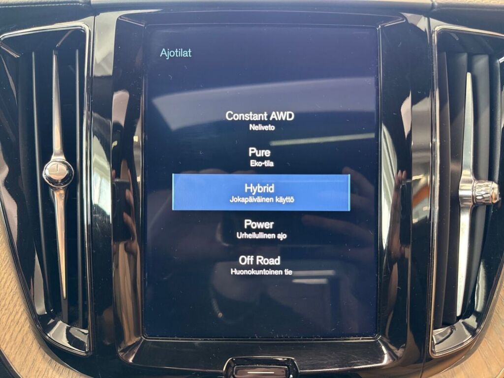 Volvo XC60 2019 Ruskea (beige)
