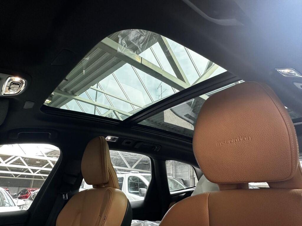 Volvo XC60 2019 Ruskea (beige)