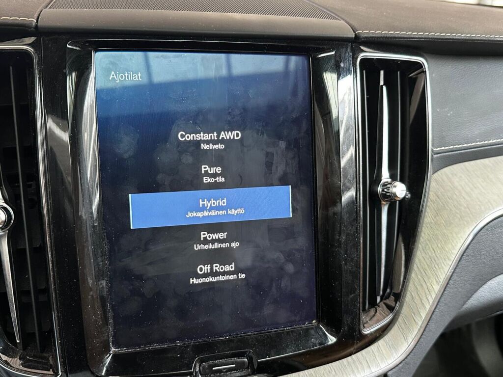 Volvo XC60 2019 Ruskea (beige)