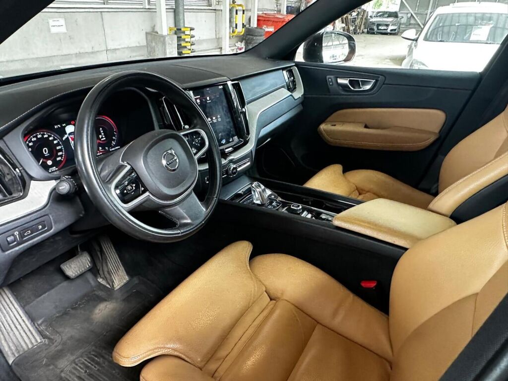 Volvo XC60 2019 Ruskea (beige)