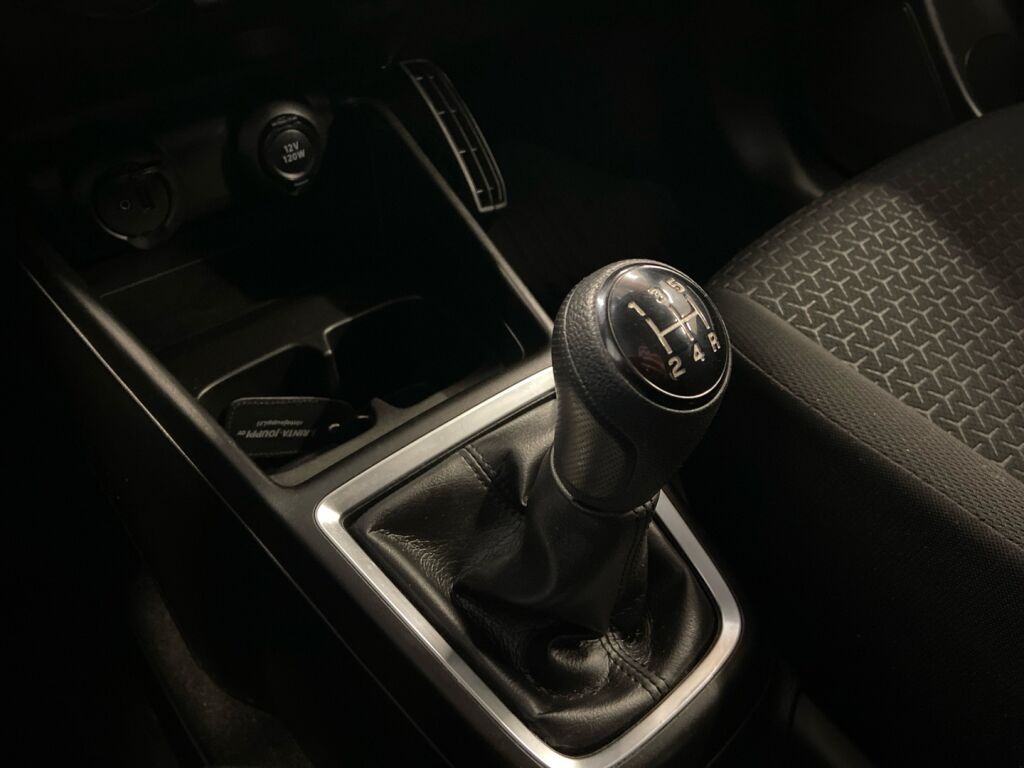 Suzuki Swift 2018 Sininen