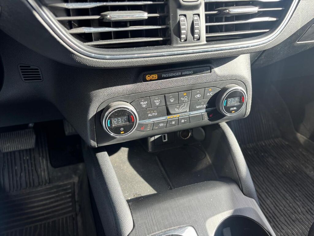 Ford Focus 2018 Sininen