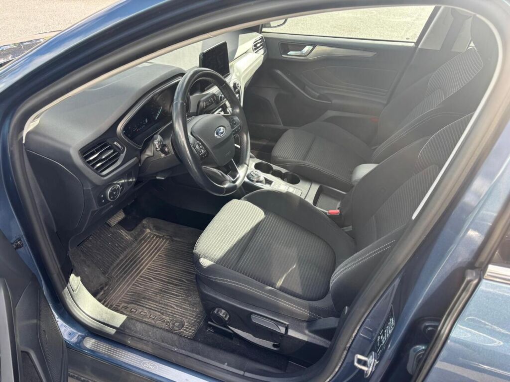 Ford Focus 2018 Sininen