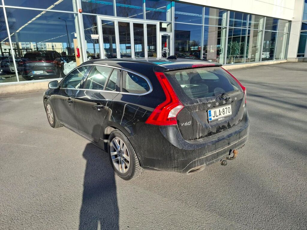 Volvo V60 2015 Musta