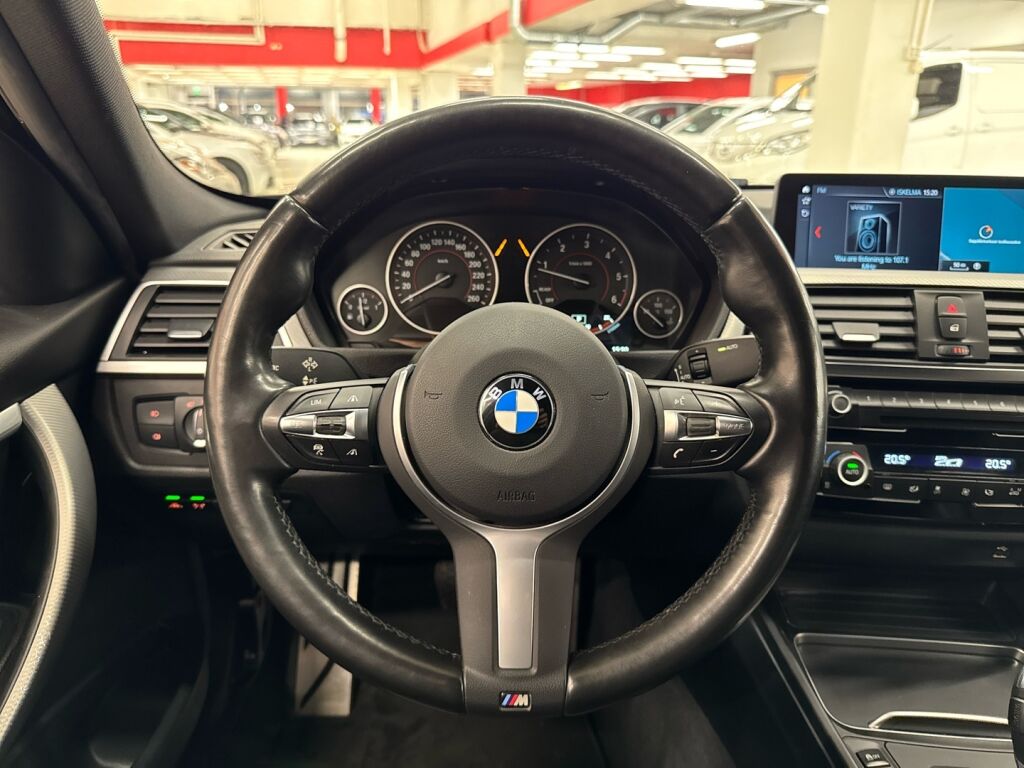 BMW 320 2019 Musta