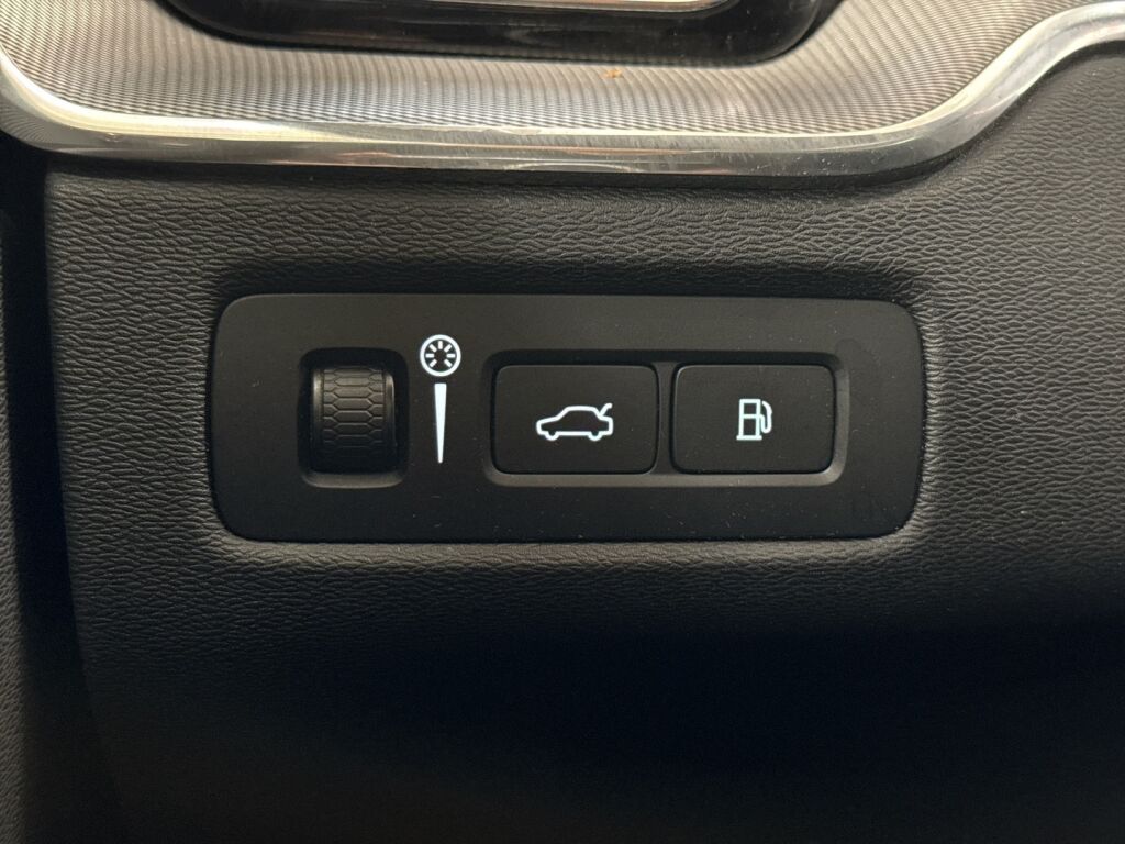 Volvo XC60 2018 Punainen