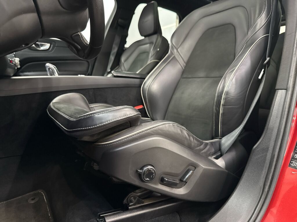 Volvo XC60 2018 Punainen