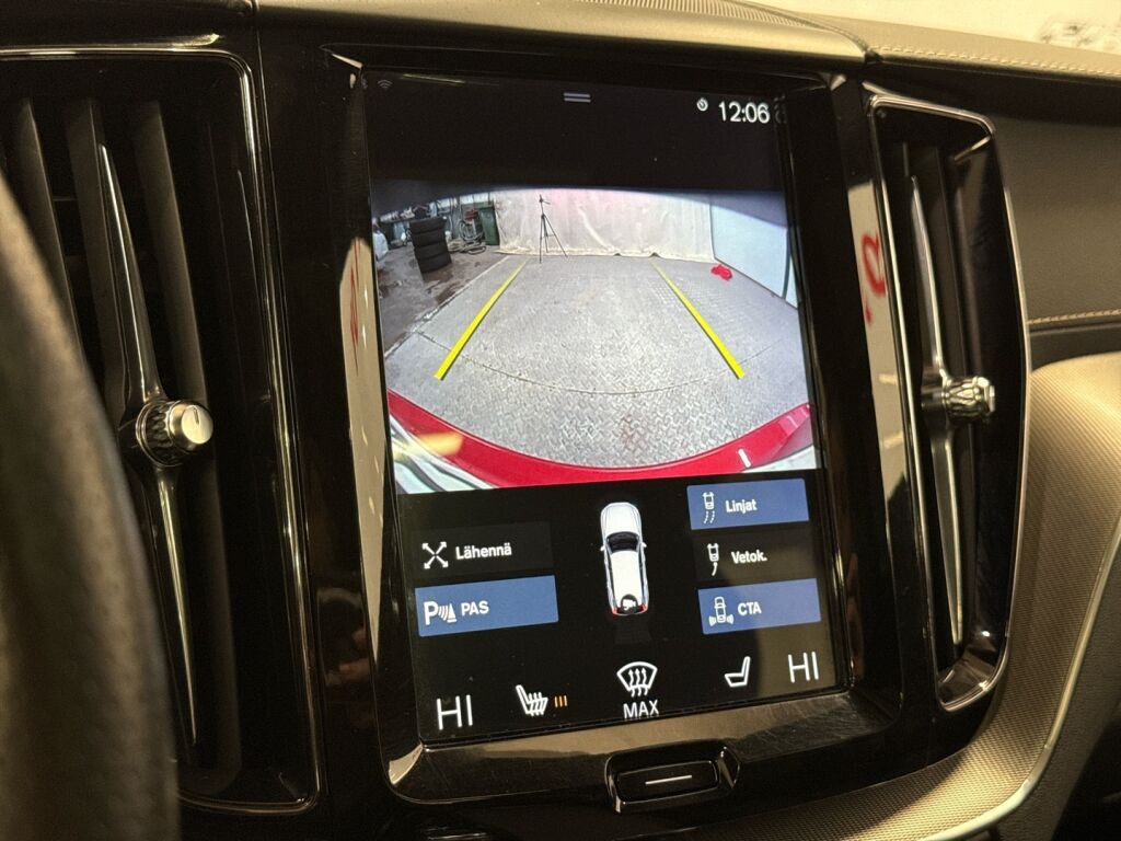 Volvo XC60 2018 Punainen