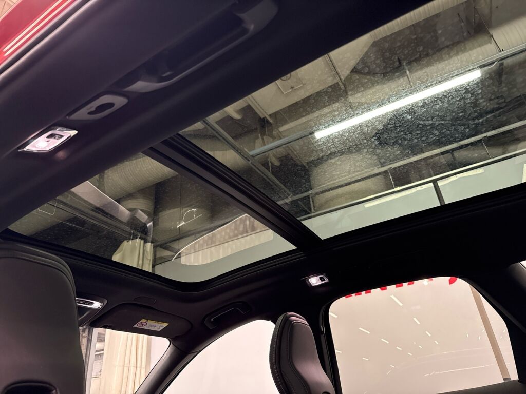 Volvo XC60 2018 Punainen