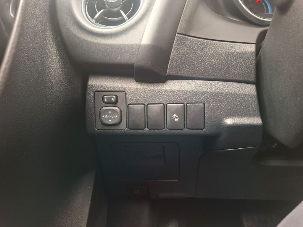 Toyota Auris 2018 Harmaa