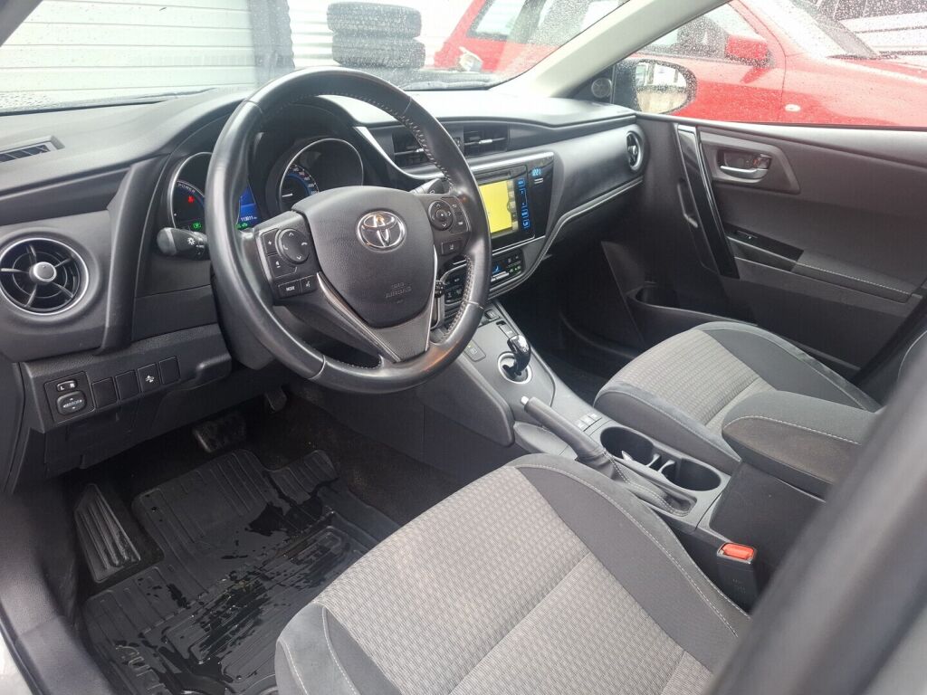 Toyota Auris 2018 Harmaa