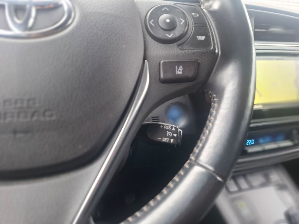 Toyota Auris 2018 Harmaa