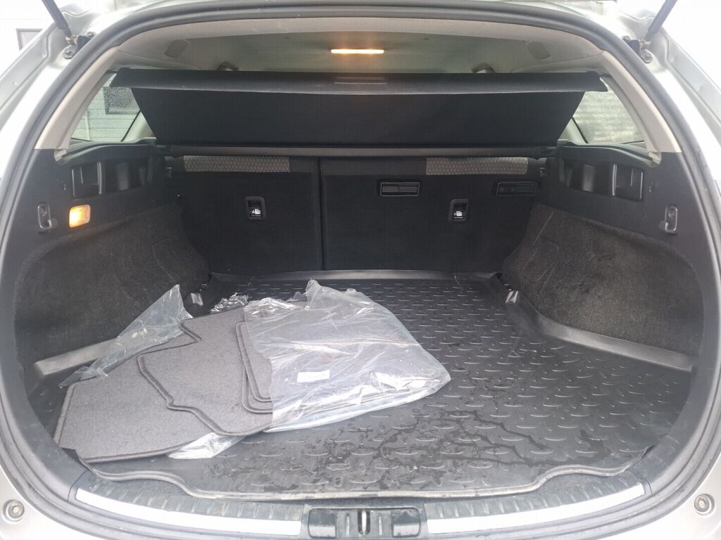 Toyota Auris 2018 Harmaa