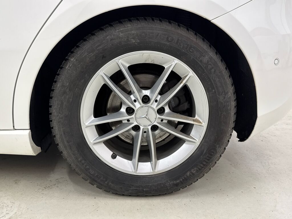 Mercedes-Benz A 2018 Valkoinen