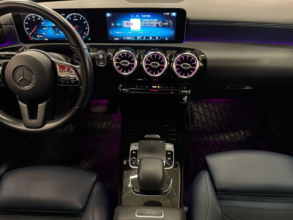 Mercedes-Benz A 2018 Valkoinen