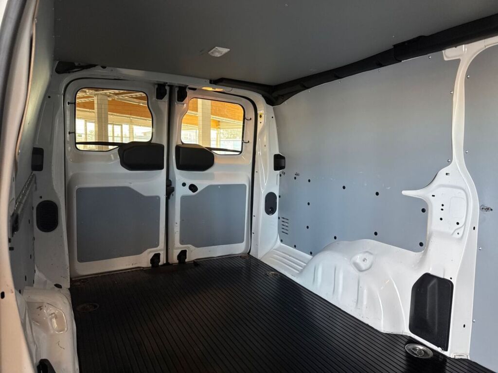 Peugeot Expert 2019 Valkoinen