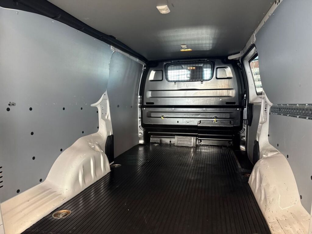 Peugeot Expert 2019 Valkoinen