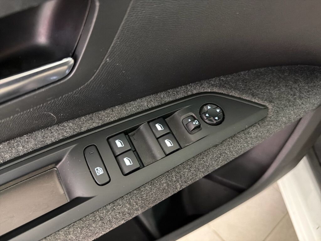 Peugeot 5008 2019 Valkoinen