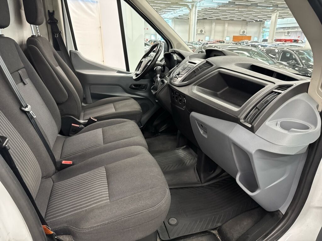 Ford Transit 2019 Valkoinen