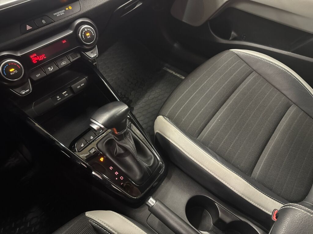 Kia Stonic 2019 Harmaa