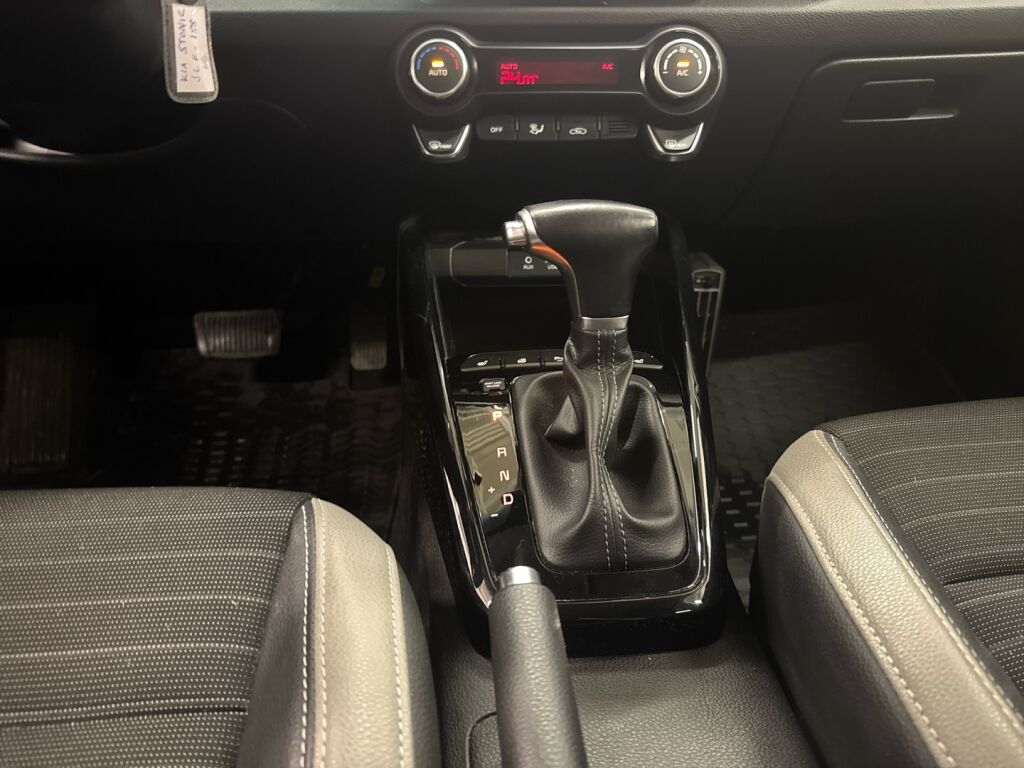 Kia Stonic 2019 Harmaa