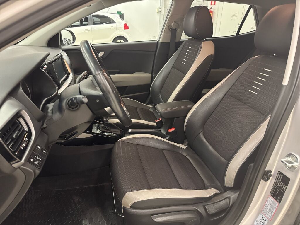 Kia Stonic 2019 Harmaa