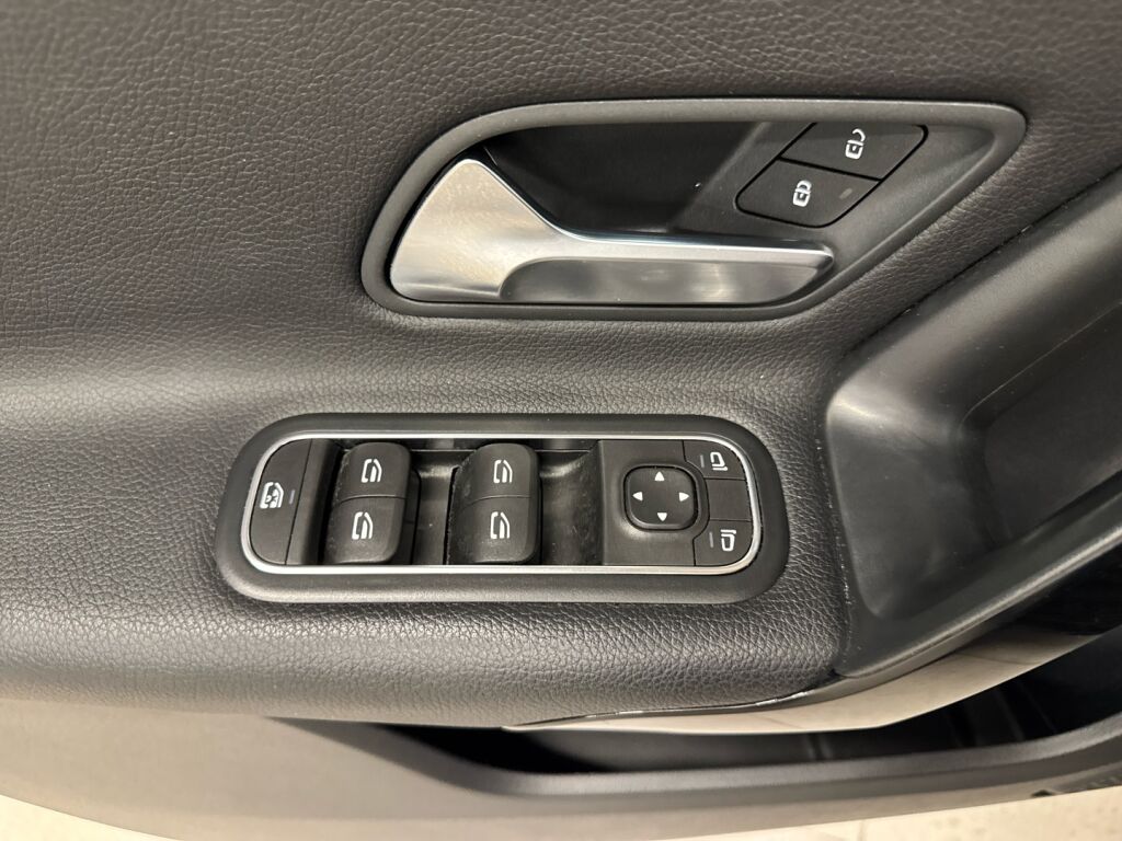 Mercedes-Benz A 2019 Musta