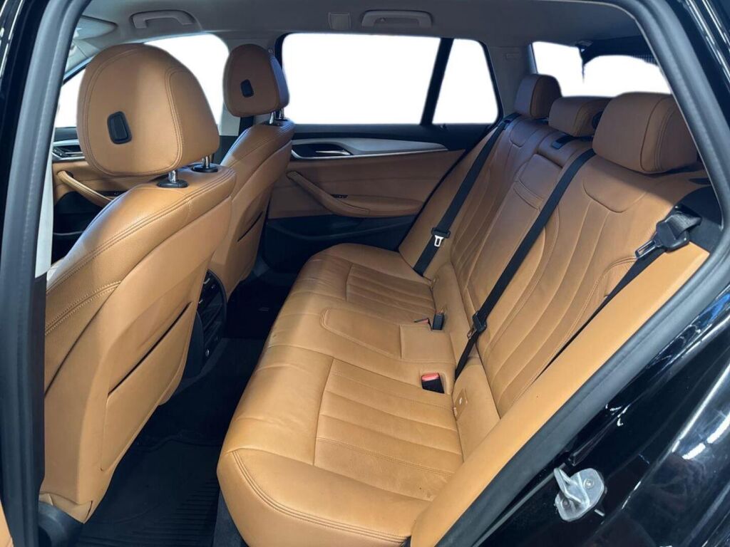 BMW 518 2019 Musta