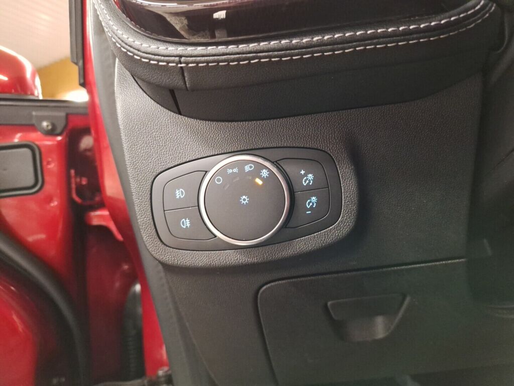 Ford Fiesta 2019 Punainen