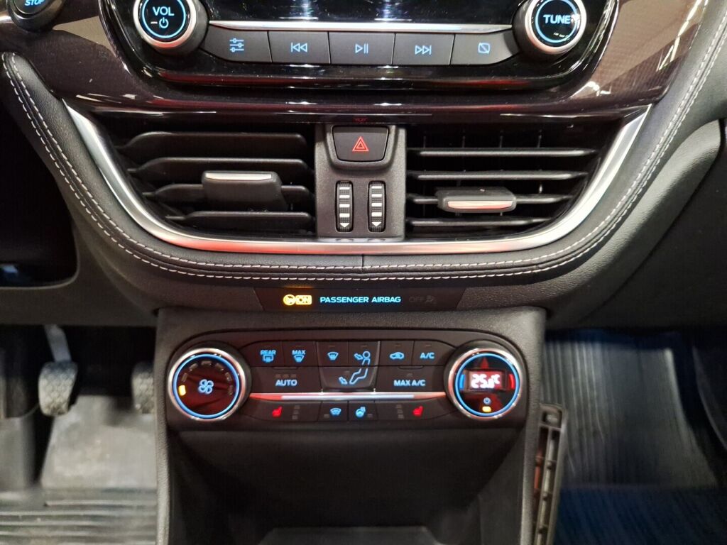 Ford Fiesta 2019 Punainen