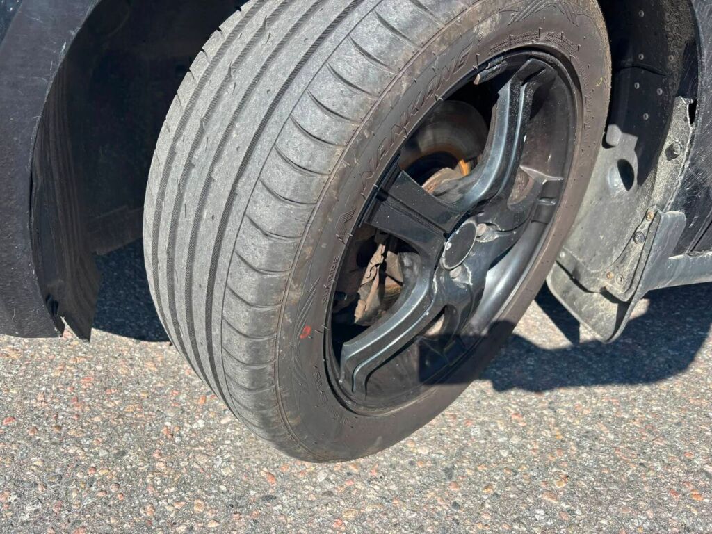 Ford Transit Connect 2015 Musta