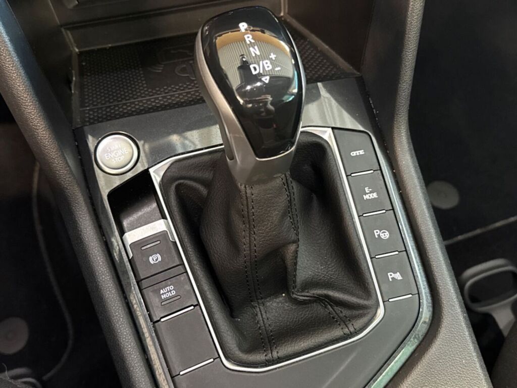 Volkswagen Tiguan 2022 Musta