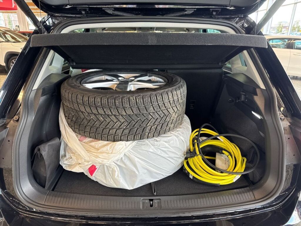 Volkswagen Tiguan 2022 Musta