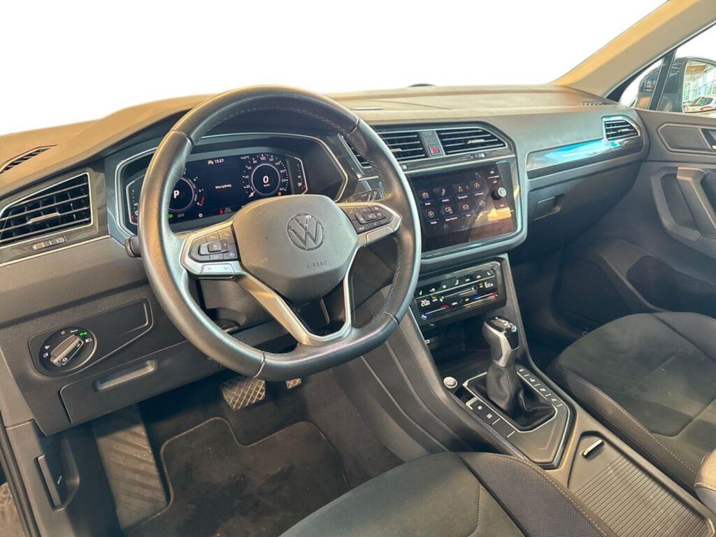 Volkswagen Tiguan 2022 Musta