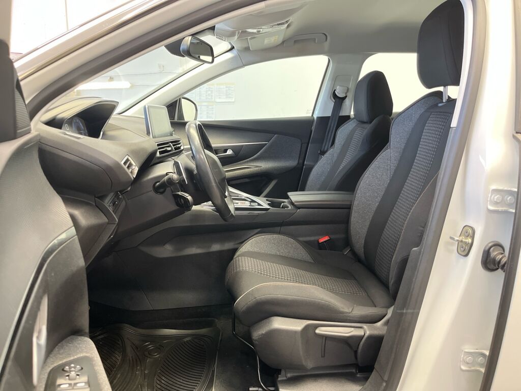 Peugeot 3008 2019 Valkoinen