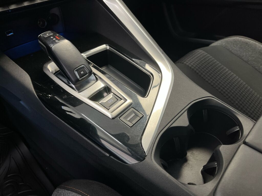 Peugeot 3008 2019 Valkoinen