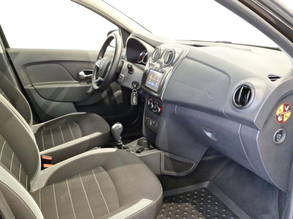 Dacia Sandero 2018 Musta