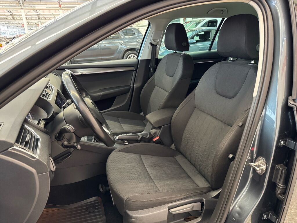 Skoda Octavia 2020 Harmaa