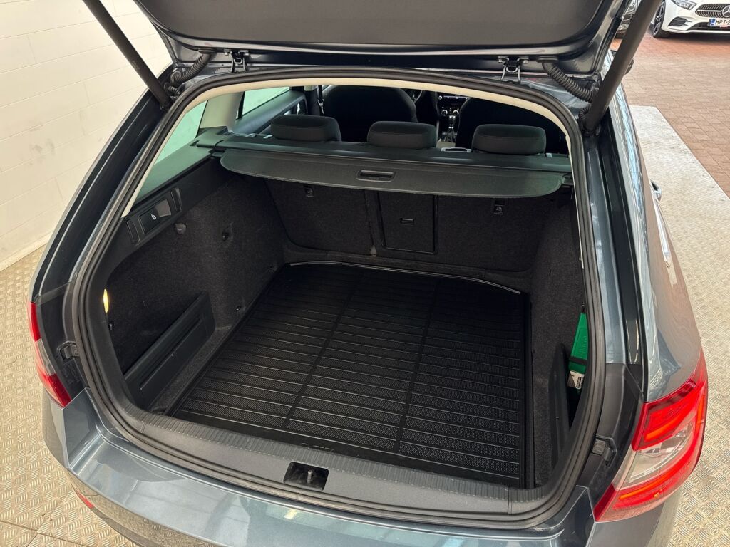 Skoda Octavia 2020 Harmaa