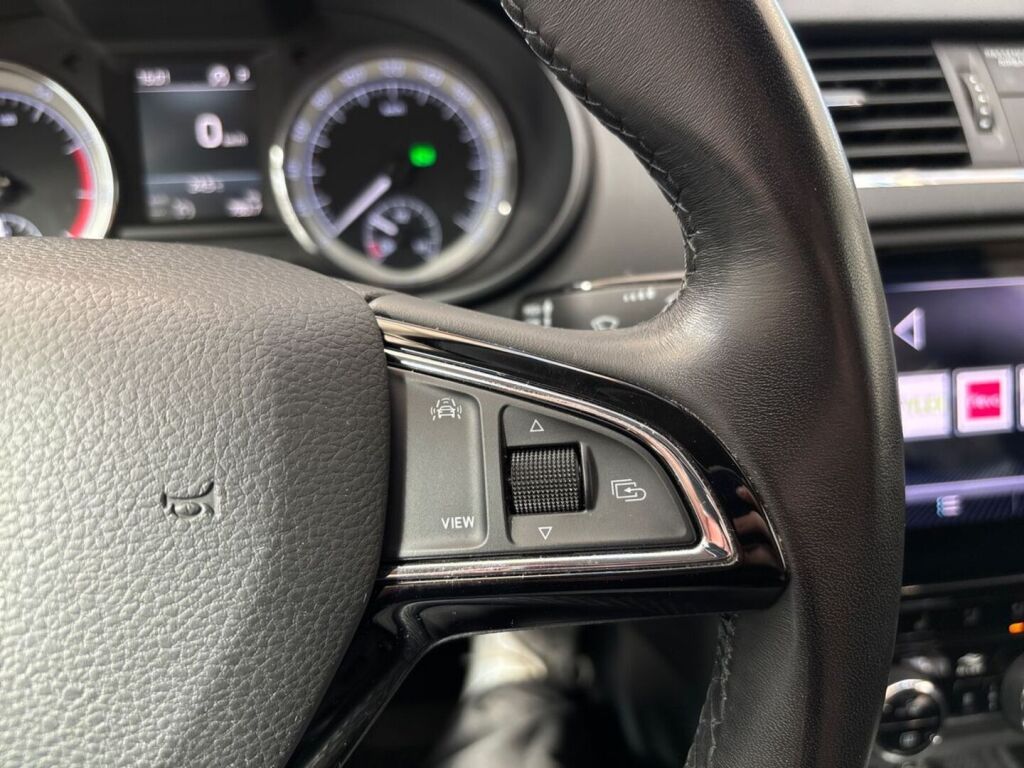 Skoda Octavia 2019 Harmaa