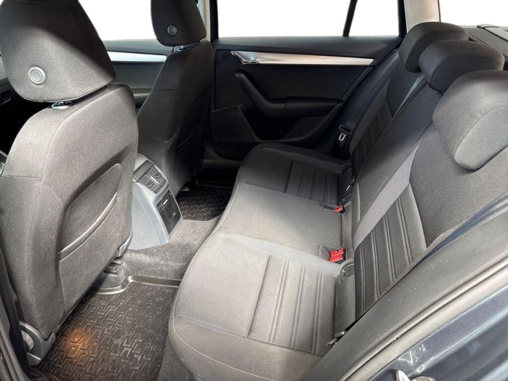 Skoda Octavia 2019 Harmaa